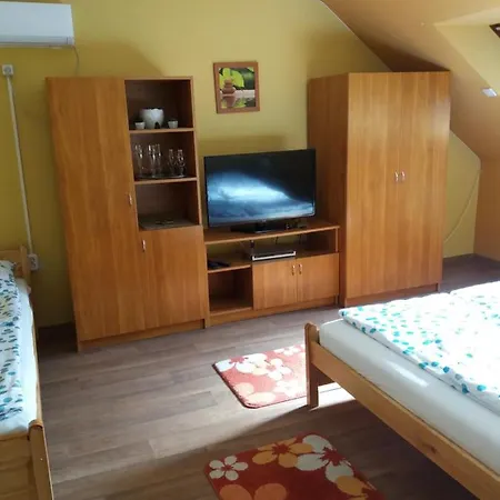 Bora Vendeghaz Apartment Eger
