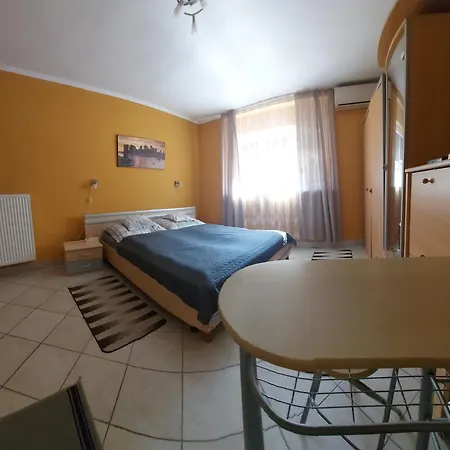 Bora Apartman Apartment