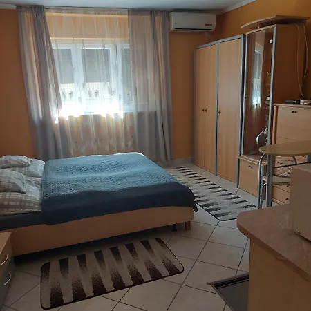 Bora Vendeghaz * אגר