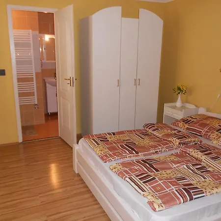 Bora Vendeghaz Eger