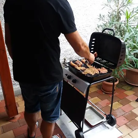 Bora Vendeghaz アパート