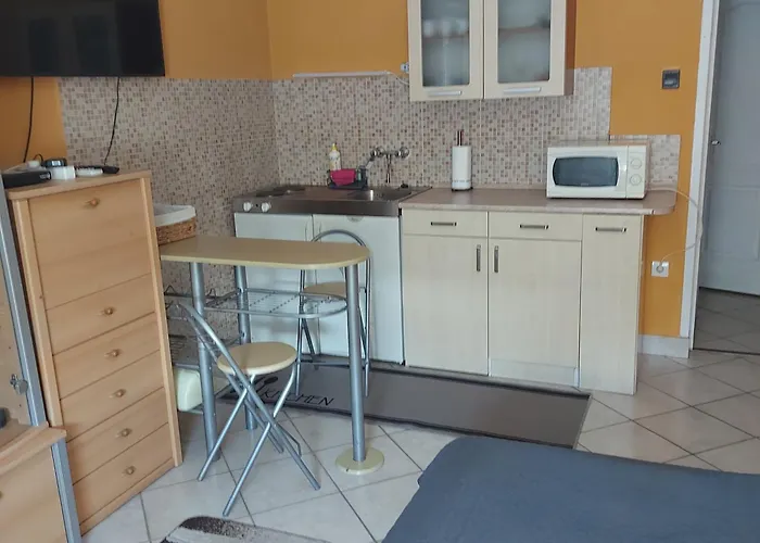 Bora Vendeghaz Lägenhet Eger